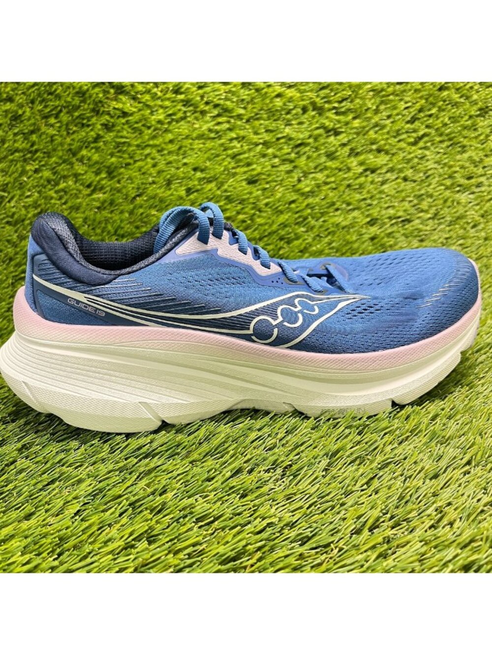 Saucony Guide 19 Womens Size 8D Blue Pink White Athletic Running Shoes Sneakers